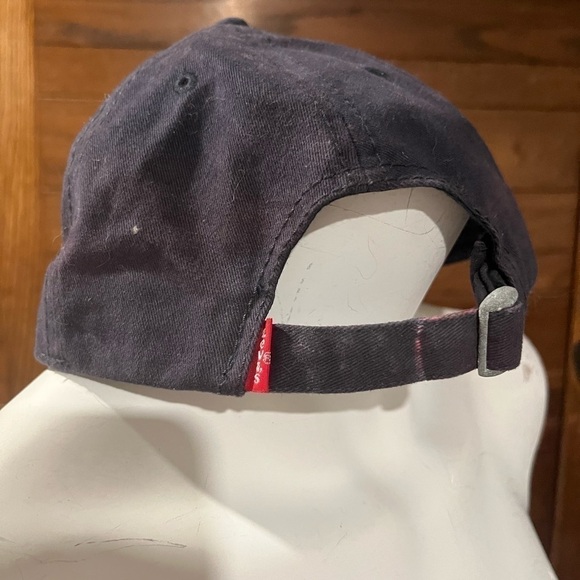 Levi’s Navy Blue Cap adult adjustable - Picture 3 of 4